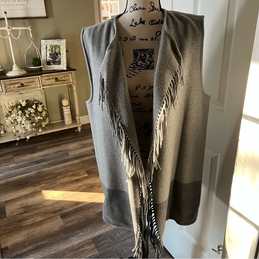 Vineyards vines wool fringe blanket vest draped front size xl plus gray winter - Picture 3 of 12